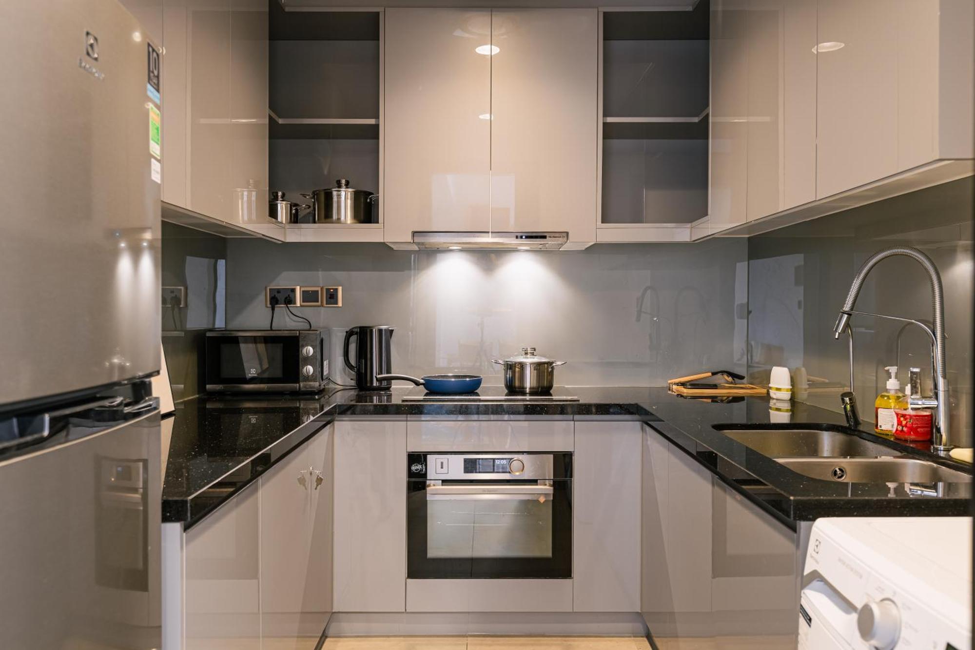 Exclusive 2-3 Bedroom Apartment In District 1 Free Pool Gym Sauna Хошимин Экстерьер фото